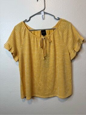 W5 Mustard Yellow Box Dot Print Top Keyhole Tie Front Ruffle Sleeves Size Medium